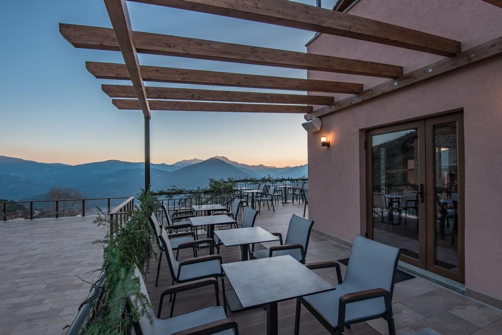 The View Village - Villas Suites & Spa Karpenisi Buitenkant foto