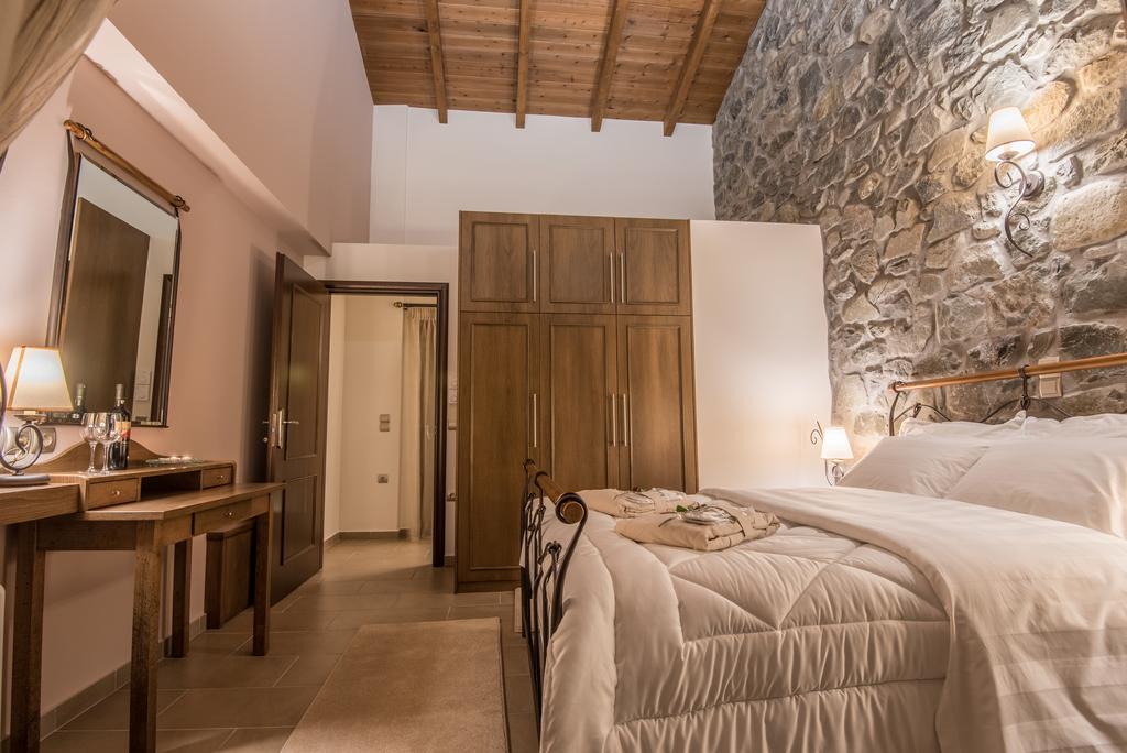 The View Village - Villas Suites & Spa Karpenisi Buitenkant foto