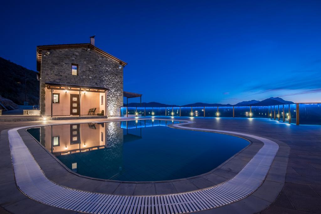 The View Village - Villas Suites & Spa Karpenisi Buitenkant foto