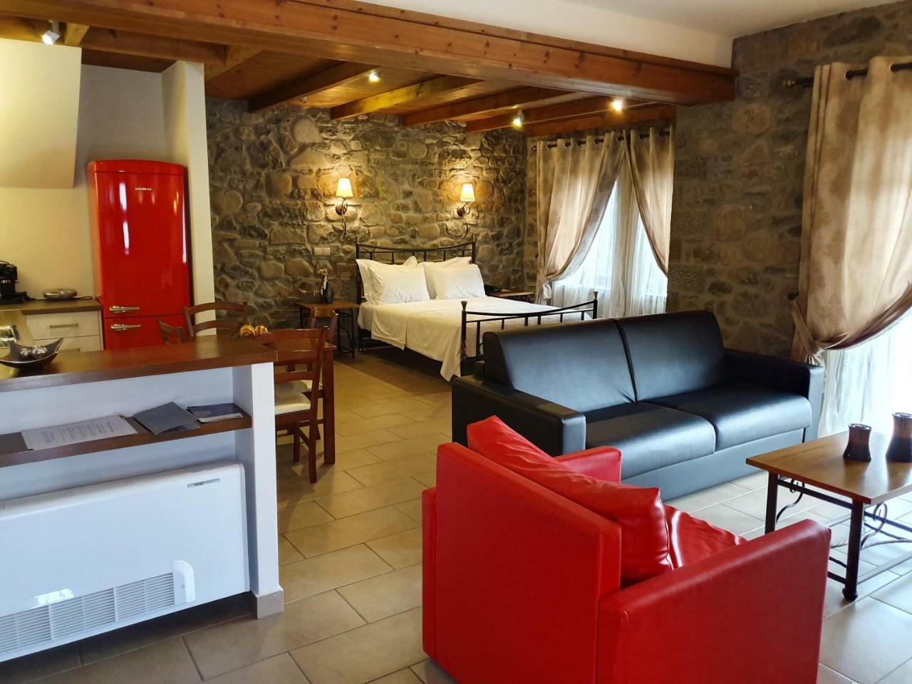 The View Village - Villas Suites & Spa Karpenisi Buitenkant foto