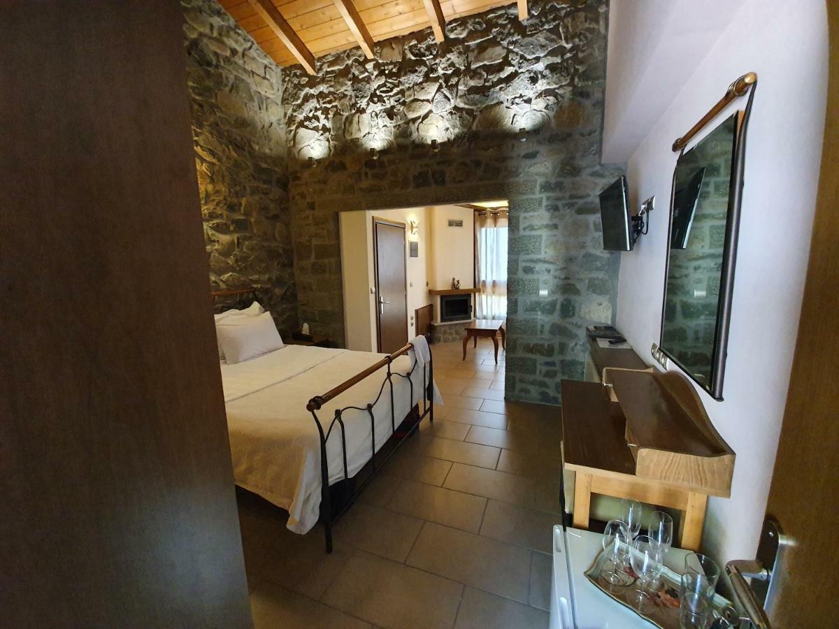 The View Village - Villas Suites & Spa Karpenisi Buitenkant foto